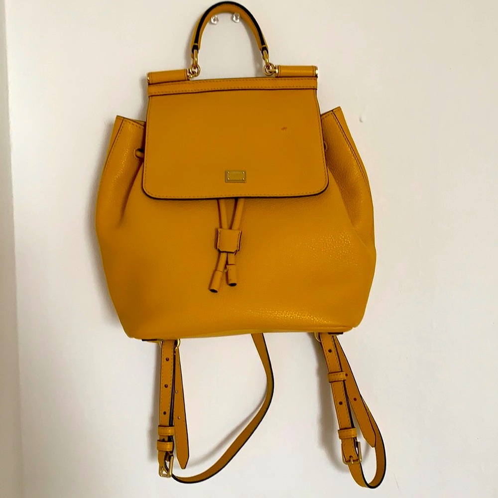 Dolce & Gabbana Leather backpack 🔝💛